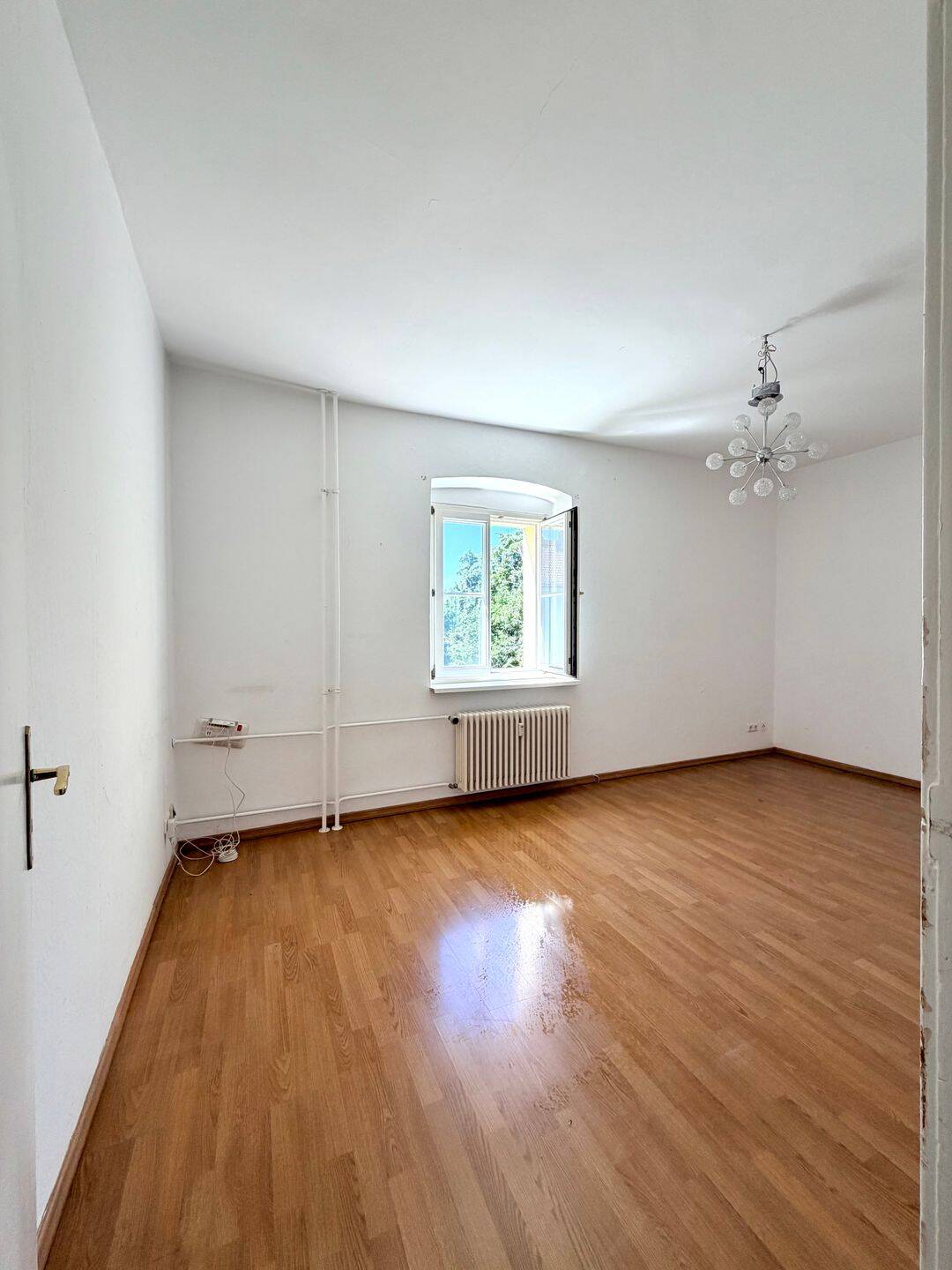 Grüne Ruheoase in Charlottenburg - Bezugsfreie 2-Zimmer-Wohnung mit 2 Stellplätzen – Berlin – Vorschaubild 9