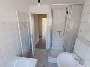Komfortabel im Erdgeschoss: Helle 3-Zimmer-Wohnung mit Tageslichtbad (Wanne + Dusche) – 33104 Paderborn – Vorschaubild 9