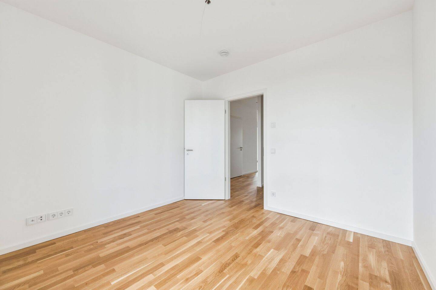 3-Zi-Wohnung mit EBK, Stellplatz und hochwertiger Ausstattung – München – Vorschaubild 9