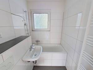 Geräumige 2-Zimmer-Wohnung mit BALKON in Duisburg-Meiderich – 47137 Duisburg – Vorschaubild 7