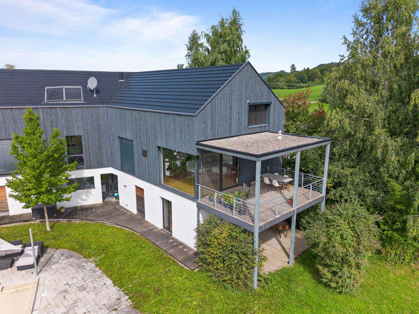 Moderne Doppelhaushälfte in Dietmannsried: Alleinlage mit Blick ins Grüne – Dietmannsried – Bild 1 von 9