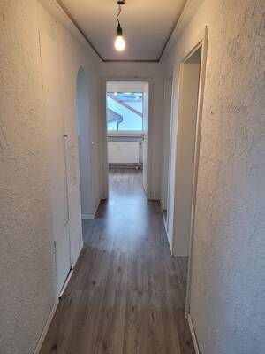 Gemütliche Dachgeschoss-Wohnung in idealer Lage für Singles und Paare! – 71336 Waiblingen – Vorschaubild 2