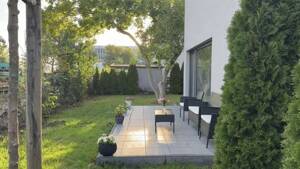 Stilvolles Einfamilienhaus mit gehobener Ausstattung und zwei Innenstellplätzen in attraktiver Wohnlage von Berlin-Buckow – 12349 Berlin – Vorschaubild 1
