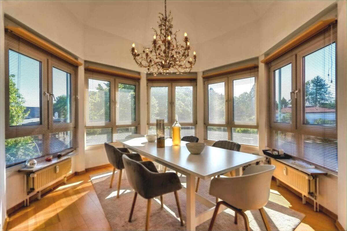 Effiziente Wohnung mit Kamin, Loggia, Balkon & Tiefgaragen-Stellplatz – 22391 Hamburg – Bild 1 von 9
