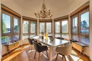 Effiziente Wohnung mit Kamin, Loggia, Balkon & Tiefgaragen-Stellplatz – 22391 Hamburg – Vorschaubild 1
