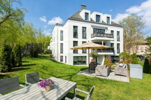 Babelsberg: Großzügige 5-Zimmer-Maisonette mit Garten & 2 Tiefgaragenstellplätzen – 14482 Potsdam – Vorschaubild 2