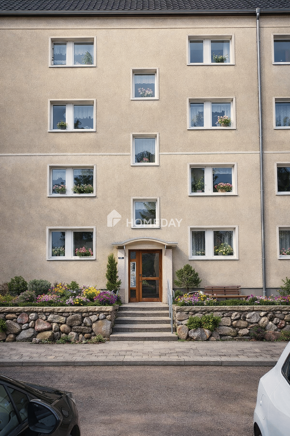 Kompakte Zwei-Zimmer-Wohnung mit Balkon in ruhigem Mehrfamilienhaus – Ferdinandshof – Bild 1 von 7