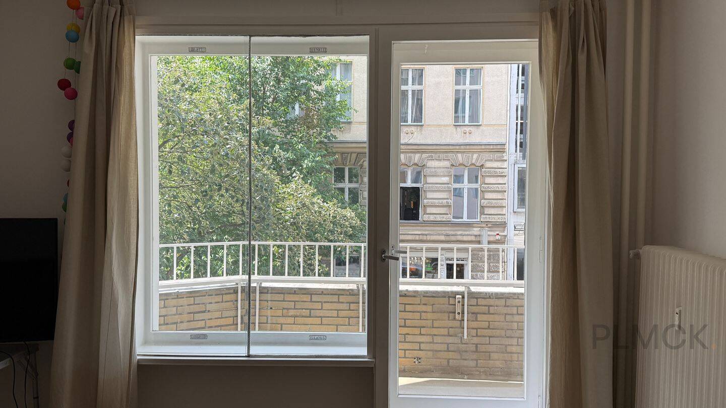 Nollendorfkiez: 70 m² - three full-sized rooms, west-facing balcony, available immediately – Berlin – Vorschaubild 2