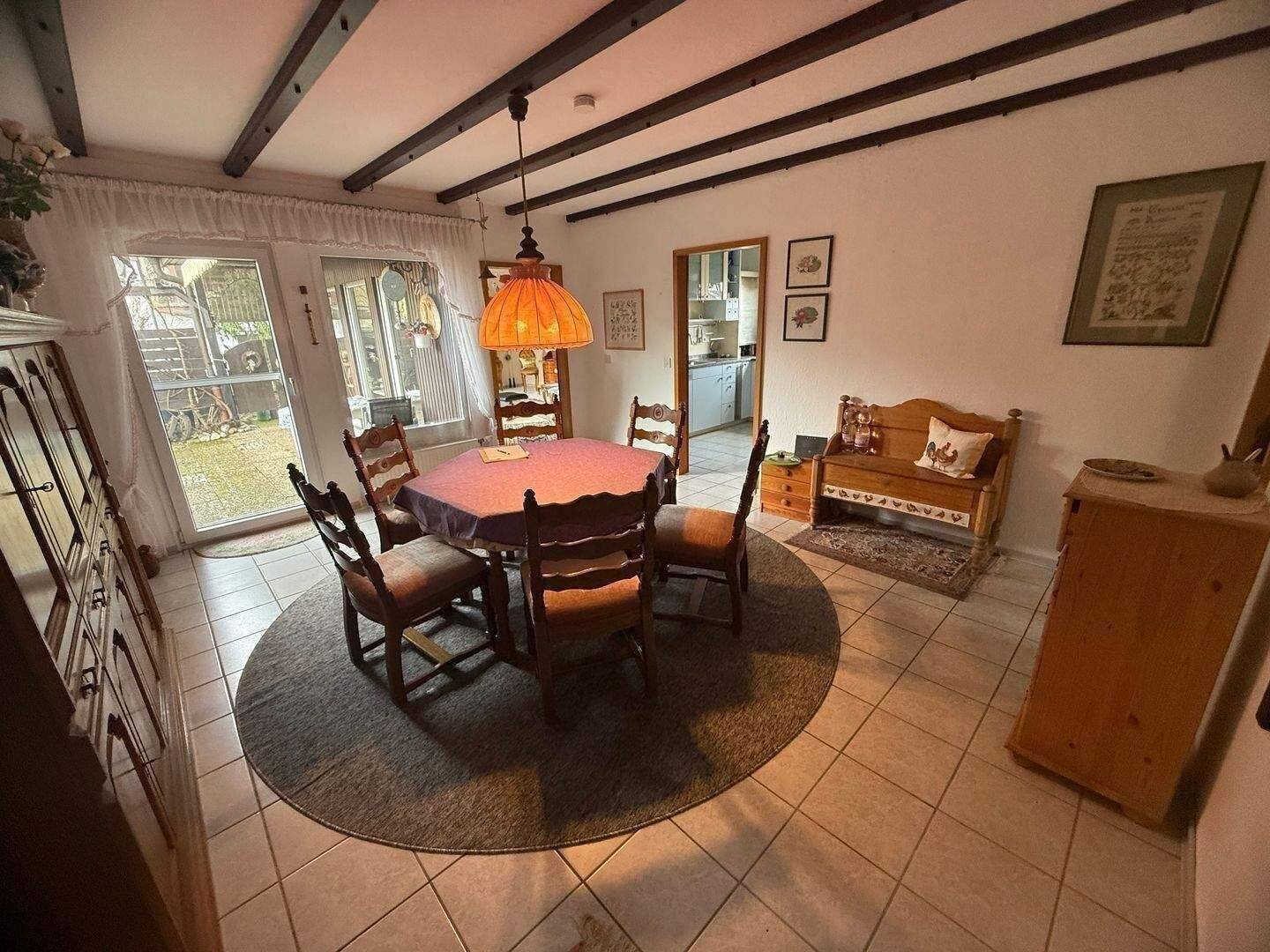 Winkelbungalow mit Wohlfühlcharakter | Ruhige Lage, schöner Garten, viel Platz – Würzburg – Vorschaubild 8