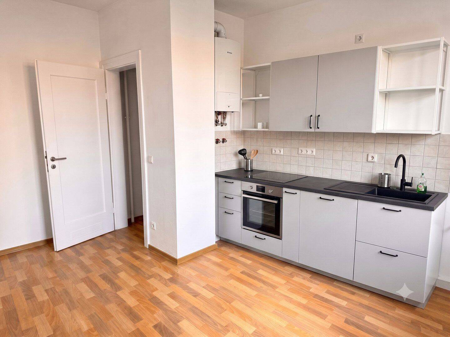 Zentrale 2Zi-Whg. mit Altbaucharme und neuer Küche – Nürnberg – Vorschaubild 2