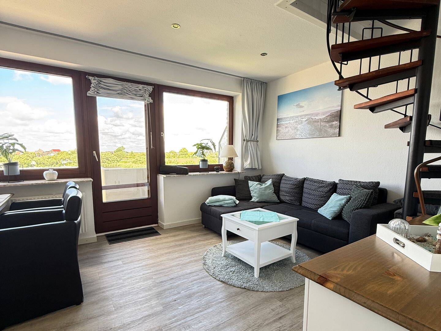 Strandnahe Ferienwohnung mit Wasserblick und starker Auslastung – Nordstrand – Vorschaubild 4