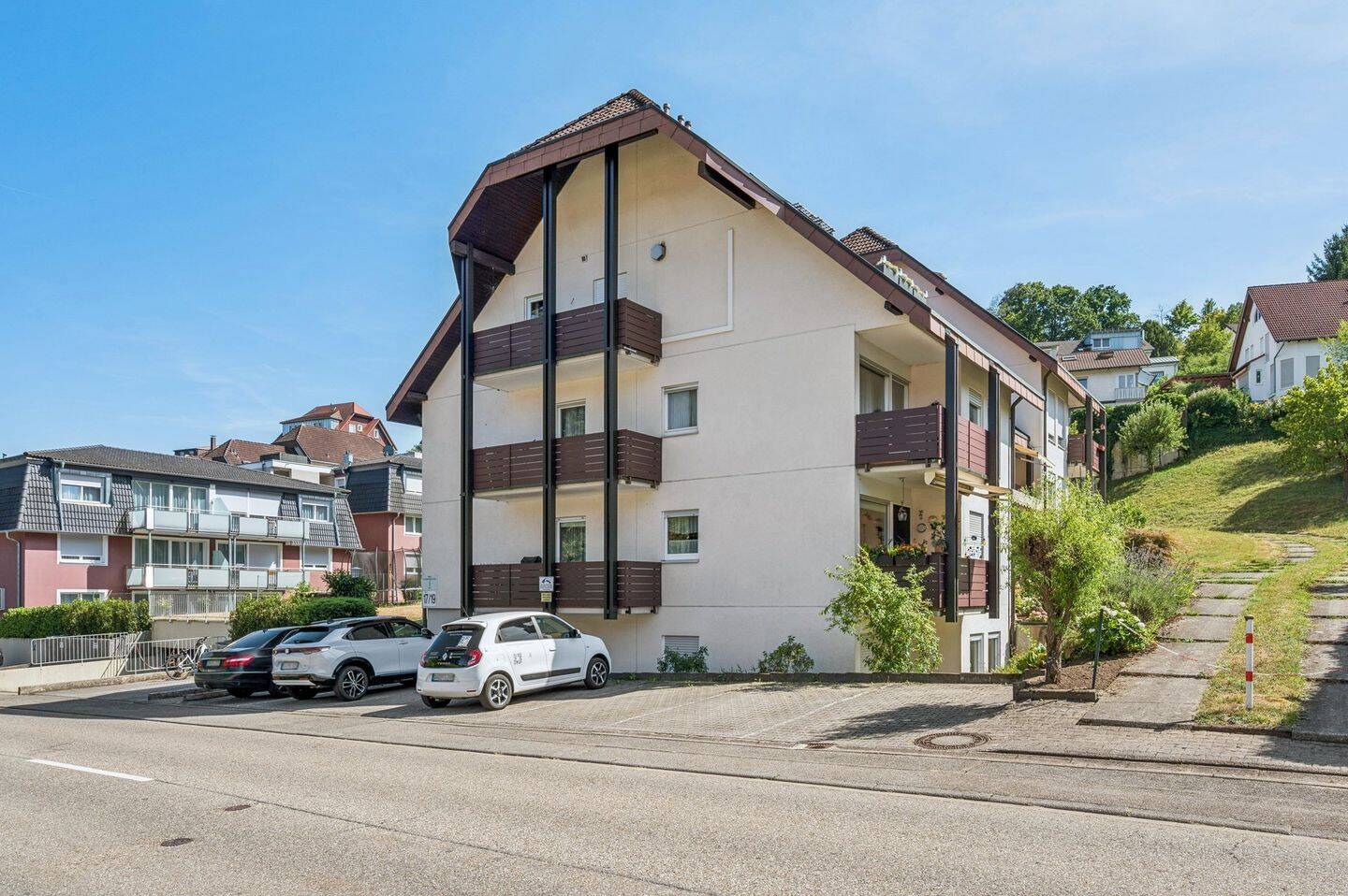 Attraktive Kapitalanlage mit 4,59 % Rendite / 2-Zi. Souterrainwohnung mit Stellplatz in Gernsbach