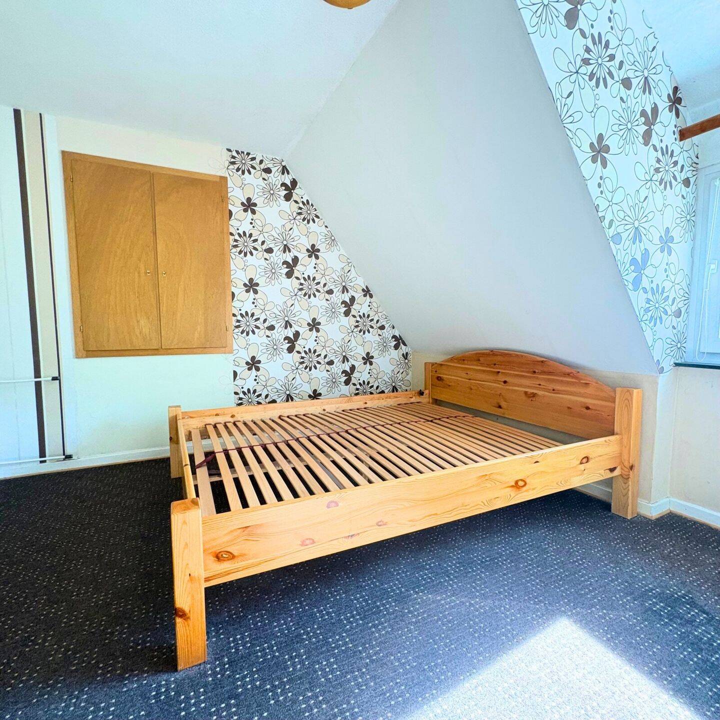 Vielseitig nutzbares Wohnhaus mit großzügigem Garten, Garage und zwei sonnigen Balkonen in schöner Wohnlage von Bad Berleburg-Aue – Bad Berleburg – Vorschaubild 8