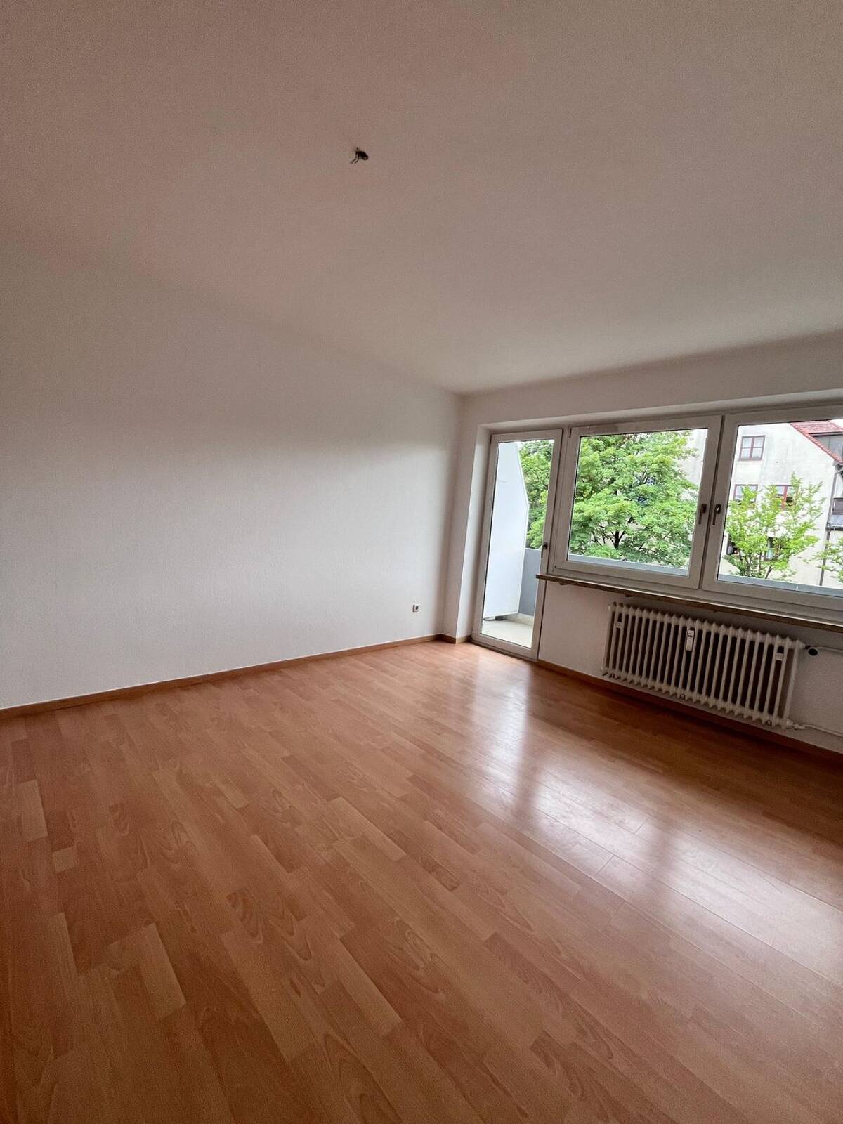 Wohnungspaket: WG-Konzept geeignete Wohnungen zu verkaufen! 3-ZKB mit Balkon – 81243 München – Bild 1 von 9