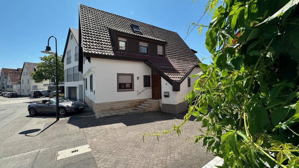 Großes Einfamilienhaus in Steinenbronn