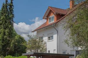Ruhig am Feldrand wohnen: Haus-im-Haus mit Terrasse, Garten, Aussichtssbalkon, Carport & EBK – 35789 Weilmünster – Vorschaubild 2
