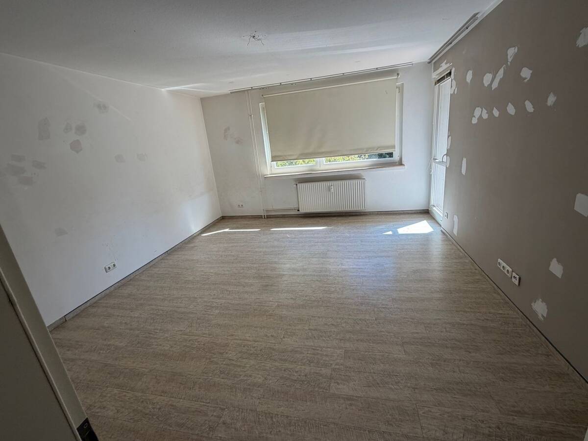 3-Zimmer-Wohnung in Duisburg-Wedau direkt an der Regattabahn mit Balkon & Einbauküche – 47279 Duisburg – Bild 1 von 8