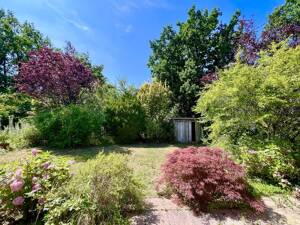 In ruhiger Grünlage: Renovierungsbedürftiger Reihenbungalow mit zwei Terrassen und Einliegeroption – 14165 Berlin – Vorschaubild 3