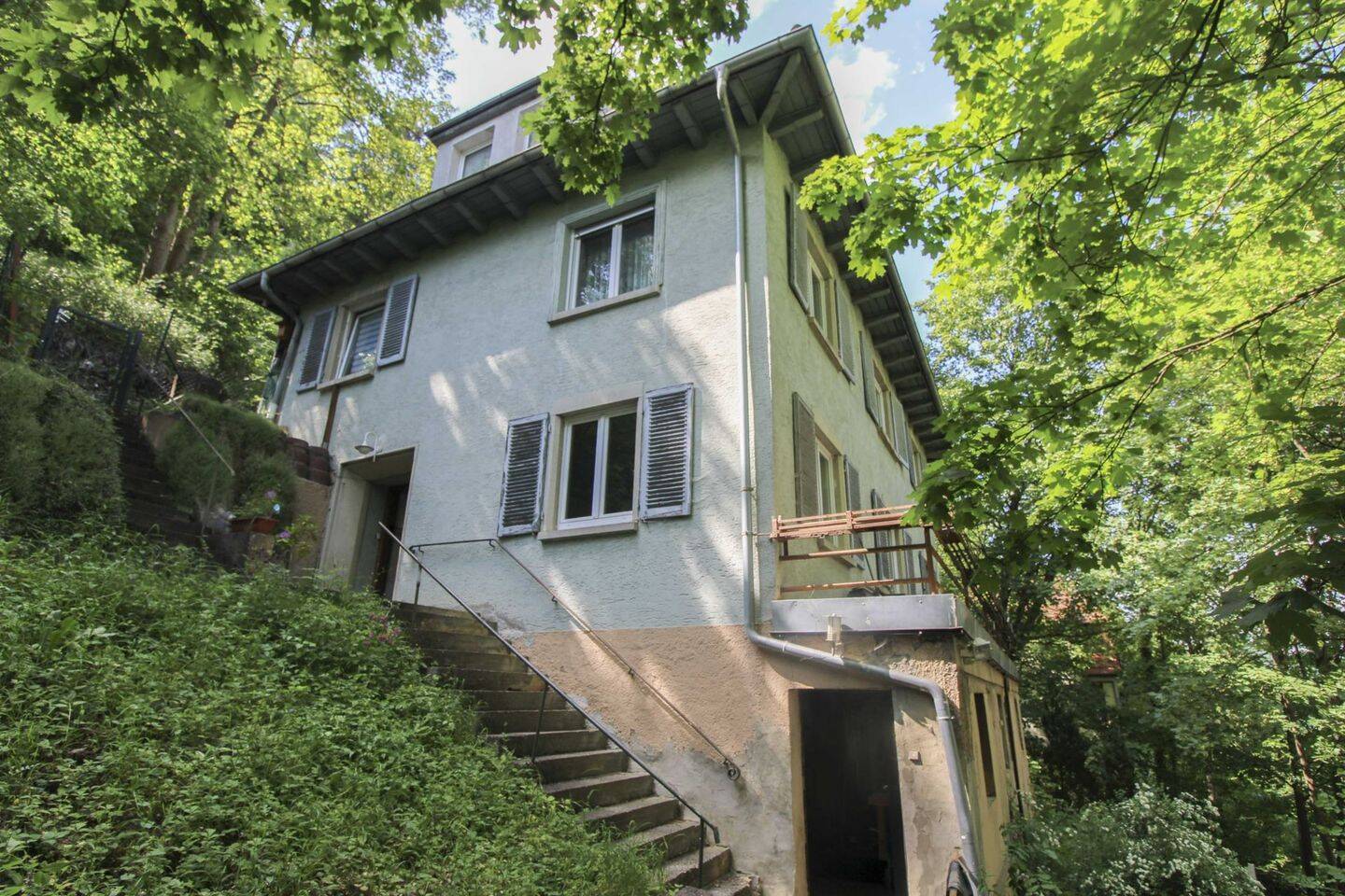 Einfamilienhaus mit Einliegerwohnung und sehr großem Grundstück – Albstadt – Bild 1 von 9