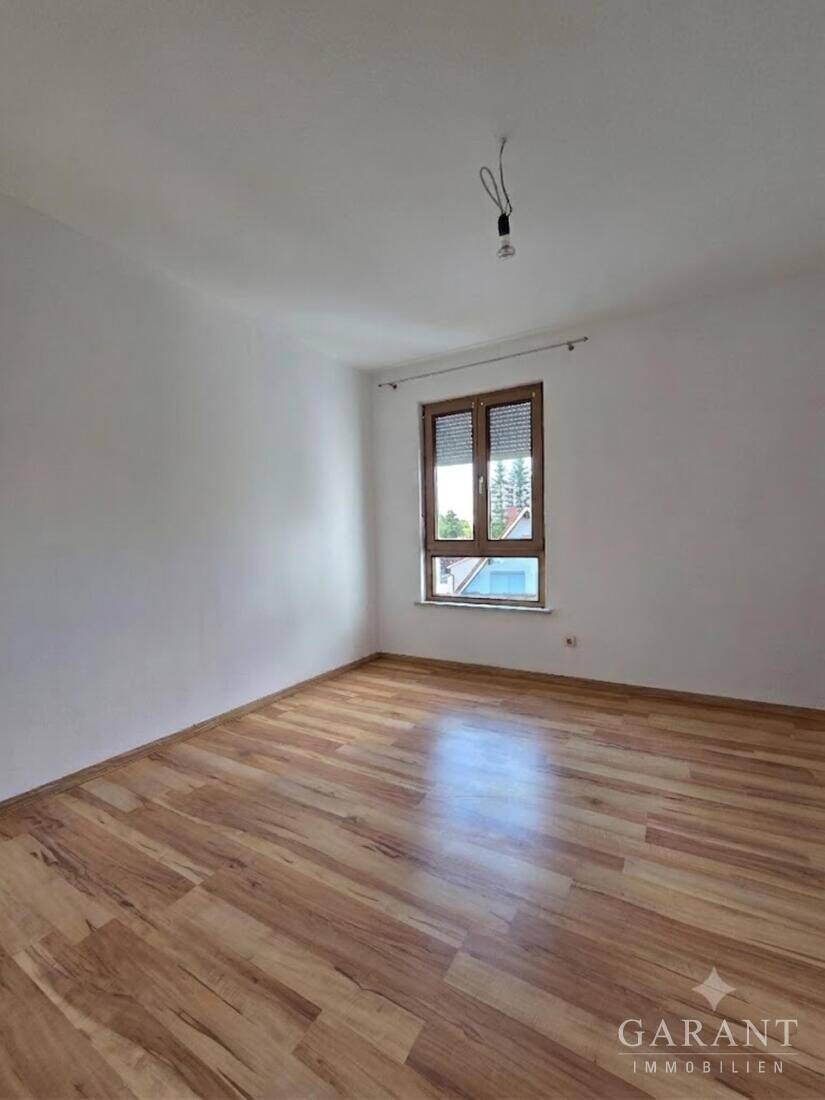 Wohnen, wo andere Erholung suchen: Charmante sanierte 3 Zimmer-Oase am Wertachpark Augsburg – Augsburg – Vorschaubild 2