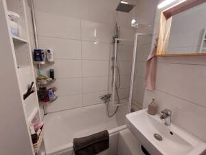 Praktisch gelegene, möblierte 3-Zimmer-Wohnung zur Zwischenmiete – 10407 Berlin – Vorschaubild 4