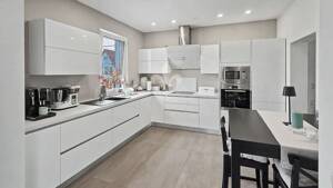 Exklusive Obergeschosswohnung mit Penthouse-Charakter mit Balkon und hochwertiger Ausstattung – 66125 Saarbrücken – Vorschaubild 6