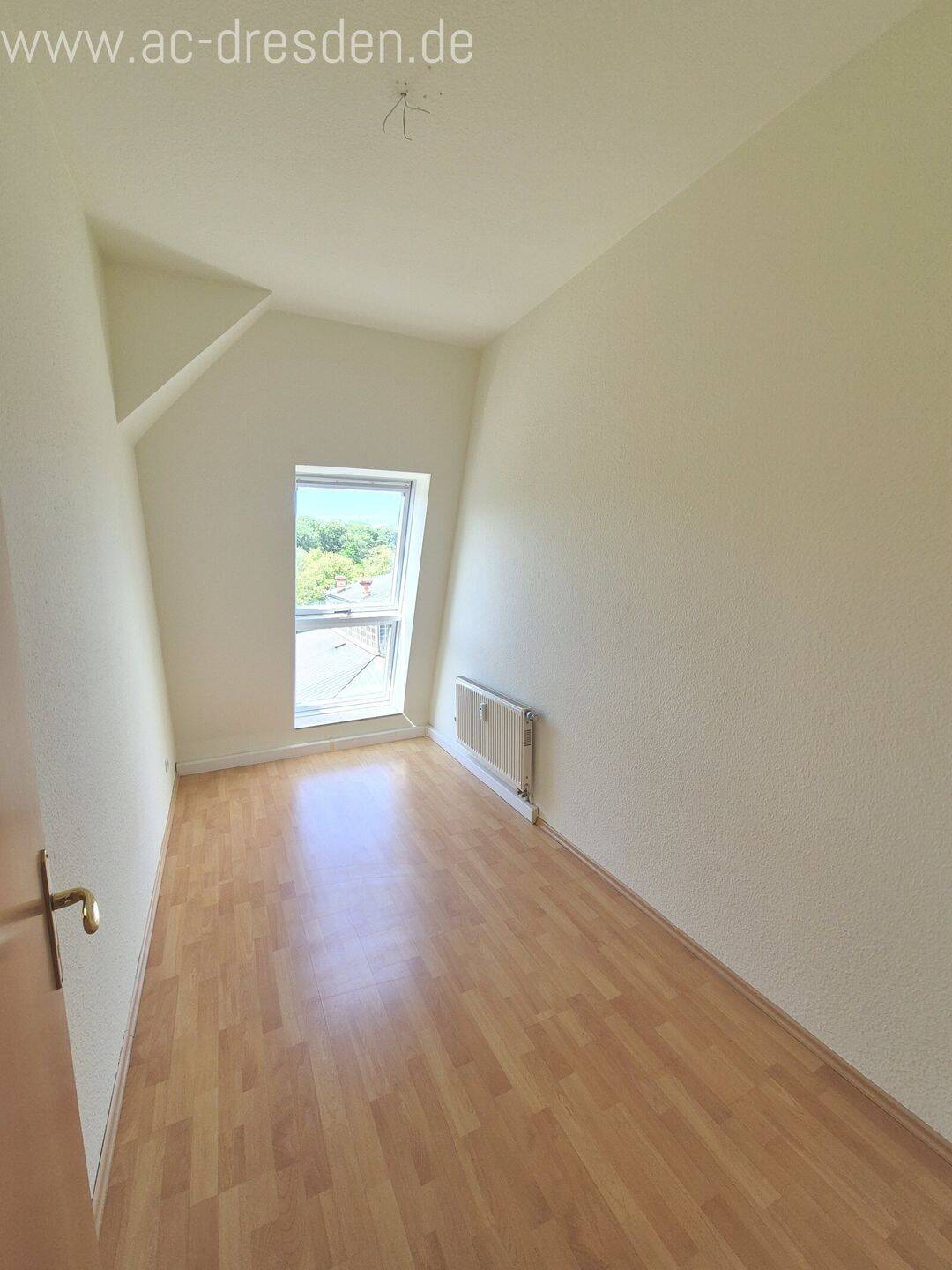 Charmante und lichtdurchflutete 2-Zimmer-Wohnung in saniertem Gründerzeithaus im Herzen von Chemnitz – Chemnitz – Vorschaubild 2