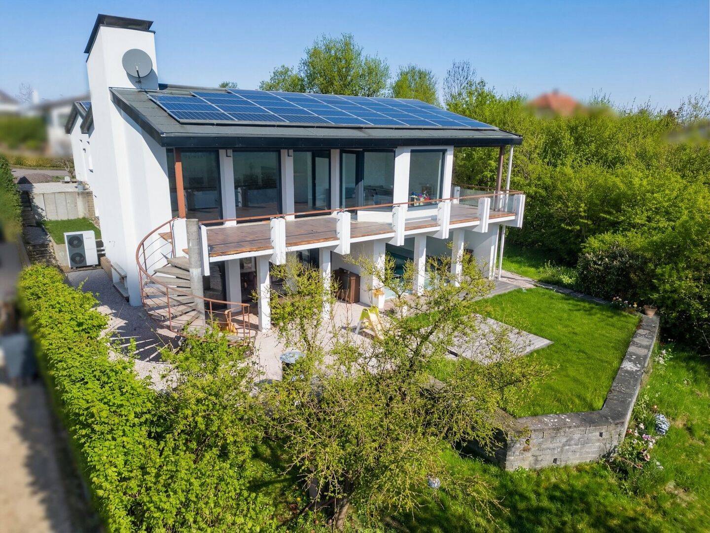 Architekturjuwel mit Pool und unverbaubarem Panorama – Überherrn – Vorschaubild 2