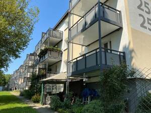 Praktische 2-Raum-Wohnung mit großem Balkon! Bezugsfertig renoviert! – 45276 Essen – Vorschaubild 2