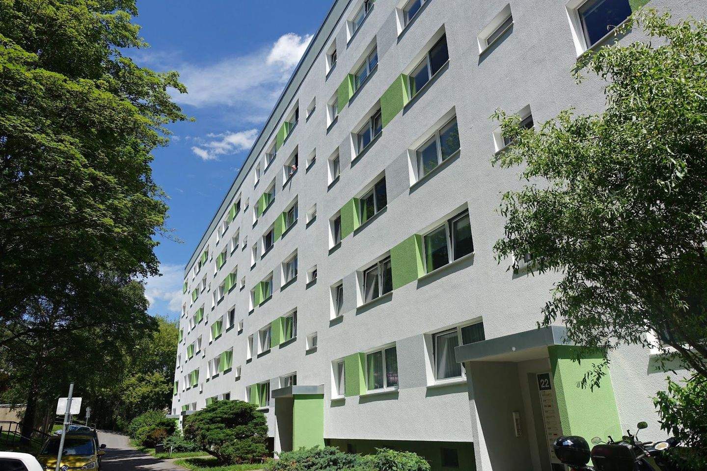 Lichtdurchflutete Dachgeschosswohnung mit Balkon und Blick ins Grüne – Chemnitz – Vorschaubild 6
