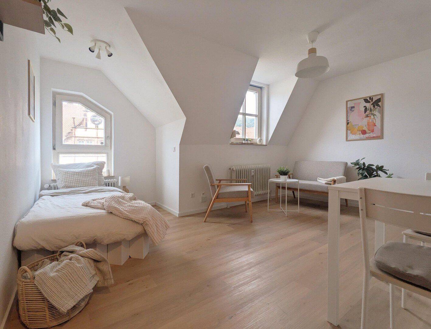 sofort verfügbar: Möblierte & renovierte 1-Zimmer-Wohnung in der Heidelberger Weststadt – Heidelberg – Bild 1 von 6