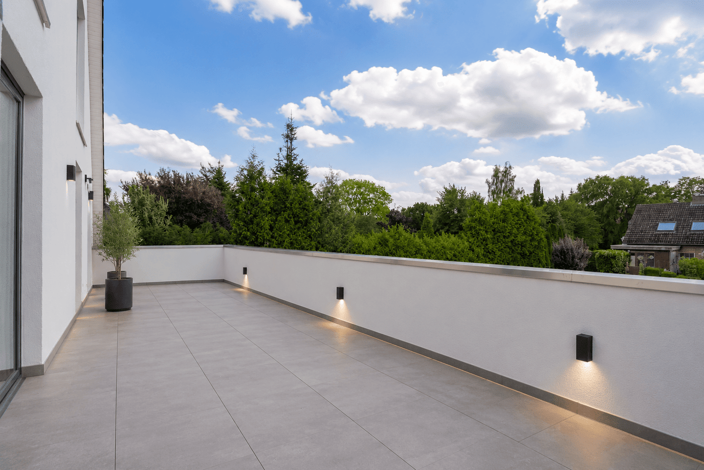 Tespe | Große helle Doppelhaushälfte auf 3 Ebenen mit 2 Balkonen, 1 Terrasse & einmaligem Elbblick – Tespe – Vorschaubild 7