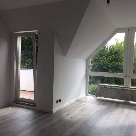 Top Maisonette-Wohnung mit 75 m² Wohnfläche und ruhiger Balkon mit Blick ins Grüne