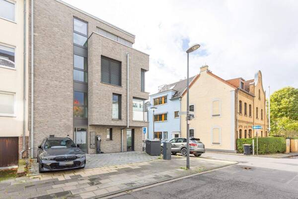 Haus in 50996 Köln / Rodenkirchen mit 320 m² kaufen