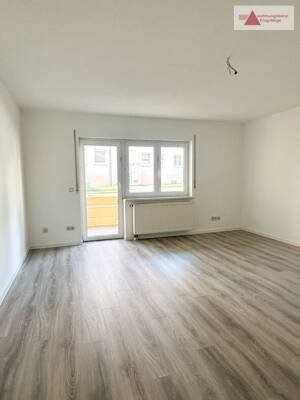 Charmante, frisch renovierte, 2-Zimmer-Wohnung mit Balkon in gepflegter Wohnanlage – 8066 Zwickau – Vorschaubild 2