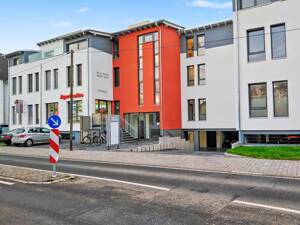 Etabliertes Ärzte- und Geschäftshaus mit Zusatzpotenzial durch Penthouse-Flächen in Mainz – 55130 Mainz – Vorschaubild 3