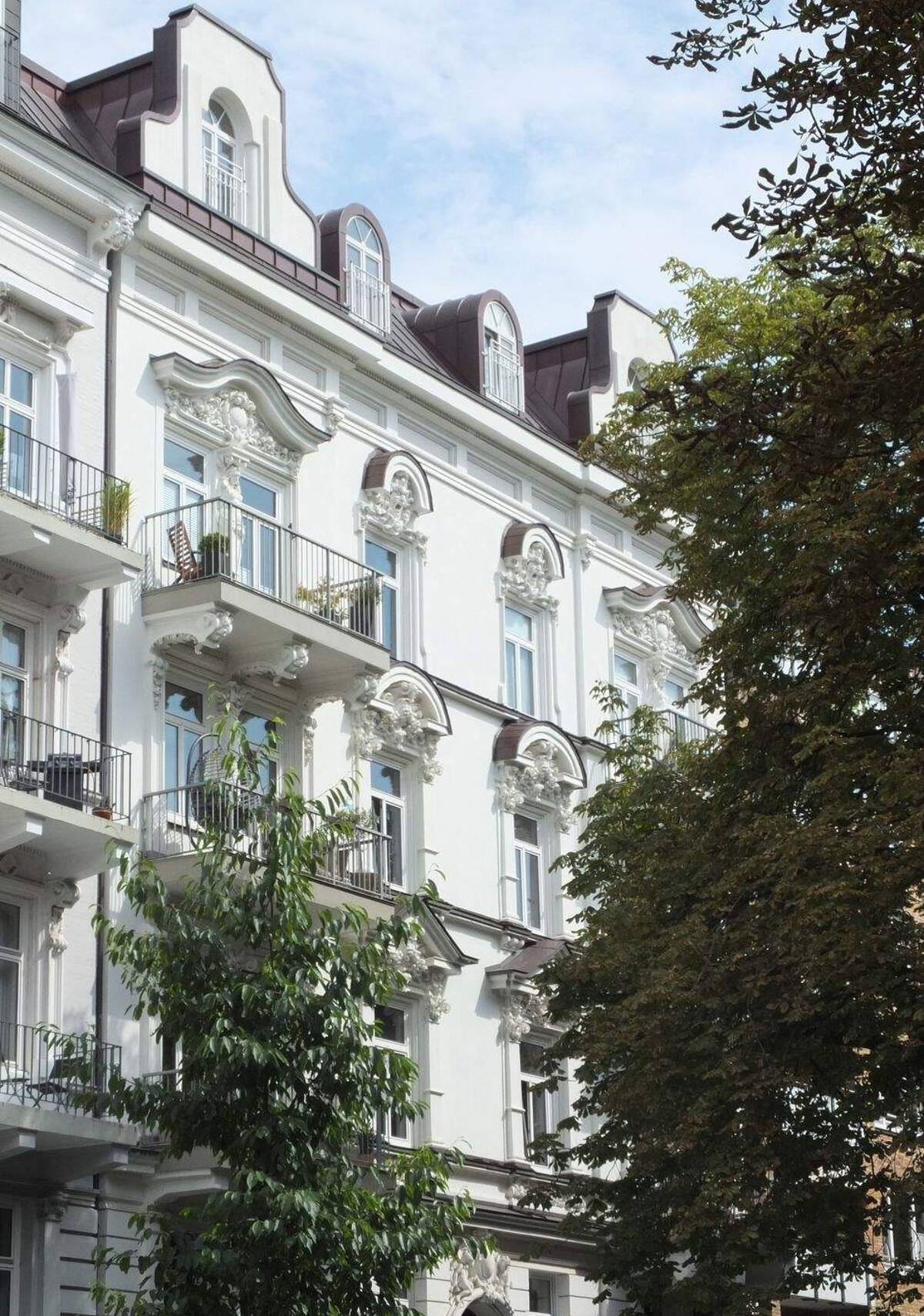 Großzügige Dachgeschoss-Maisonettewohnung nahe der Außenalster in Hamburg - Uhlenhorst – 22087 Hamburg – Bild 1 von 9