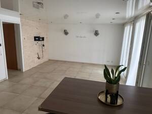 Moderne 3,5 Zi-Whg, Fußbodenheizung, sehr großen Balkon, 2 Badezimmer und abschließbarer Garage – 74321 Bietigheim-Bissingen – Vorschaubild 3