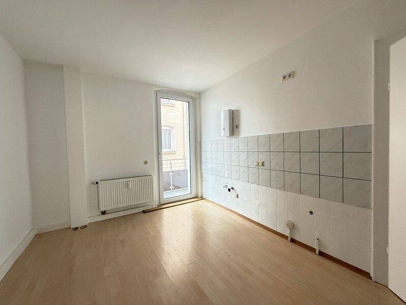 Frisch renoviertes 2-Zimmer-Altbaujuwel mit Balkon im Nürnberger Stadteil St. Peter – Nürnberg – Vorschaubild 3