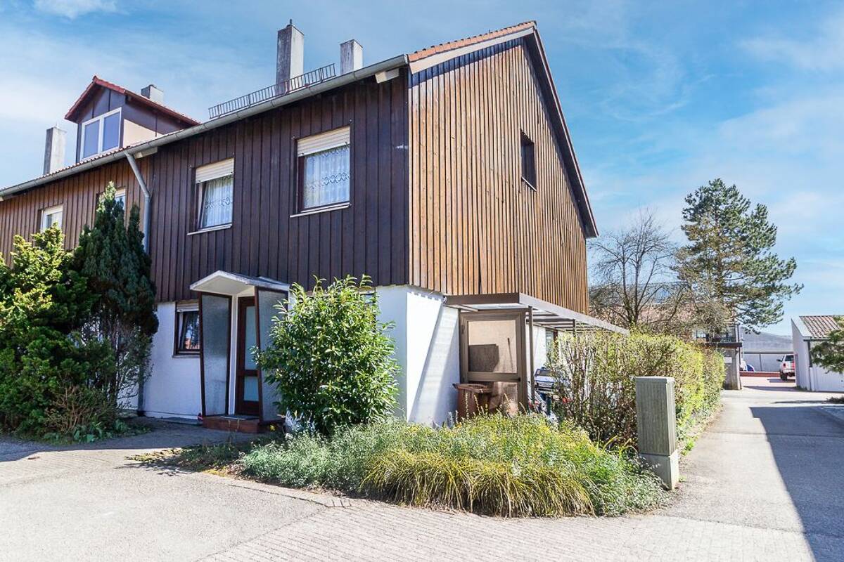Freiwerdendes Reiheneckhaus mit Garten in Kirchheim - frei ab 02/2027 – 85551 Kirchheim bei München – Bild 1 von 9