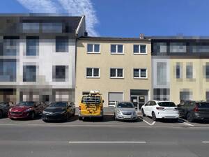 Attraktives Mehrfamilienhaus mit vier Wohneinheiten in verkehrsgünstiger Lage von Köln-Niehl!