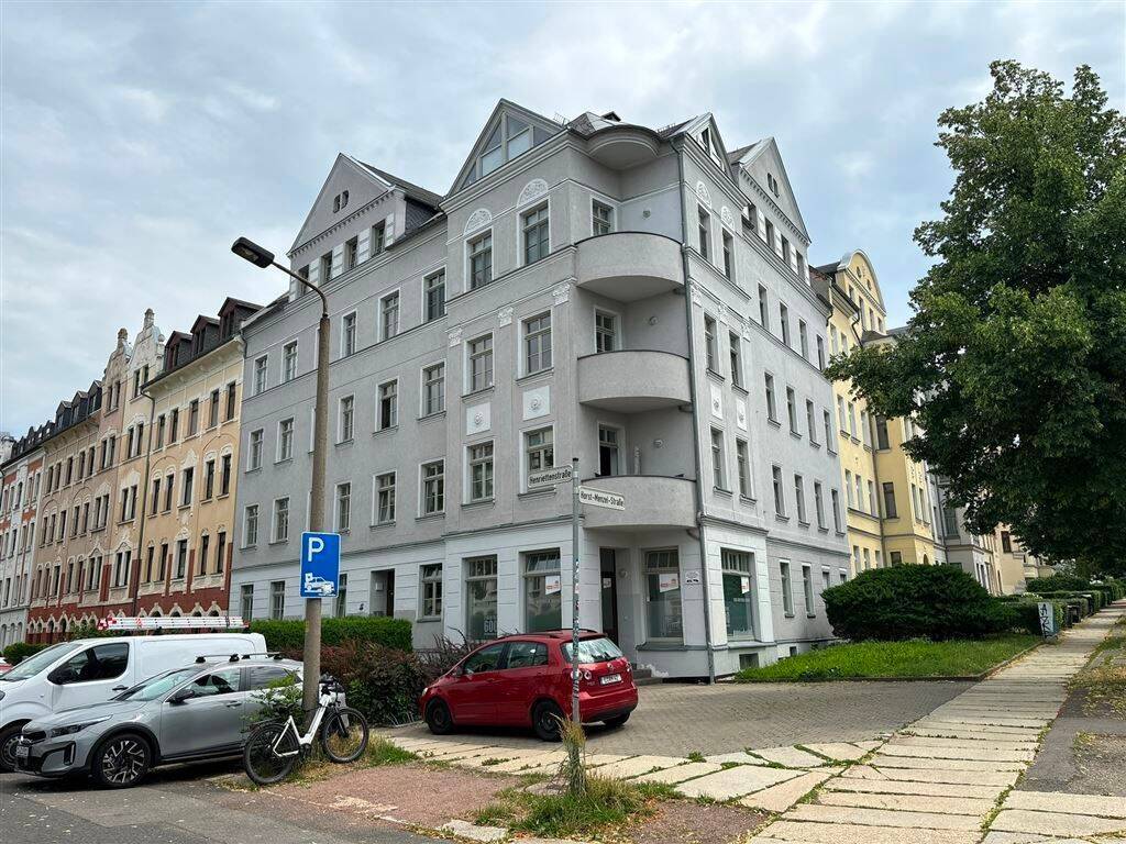 NEU-Sanierte 1-Zimmer mit Wannenbad, Vinylboden und EBK mgl. auf dem Kaßberg!