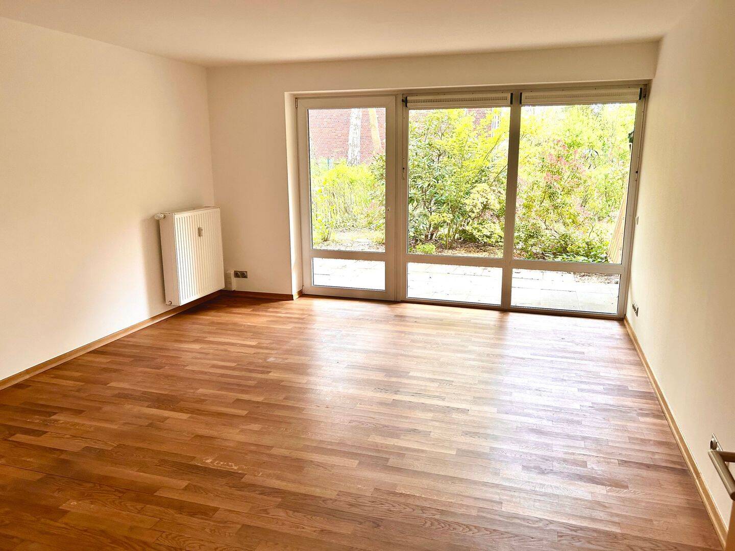 Attraktive 3 Zimmer Wohnung mit Terrasse in schöner Lage inklusive eines Stellplatzes