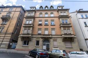 Charmante Jugendstilwohnung mit Balkon und Tageslichtbad - Urbanstraße – 70190 Stuttgart – Vorschaubild 1