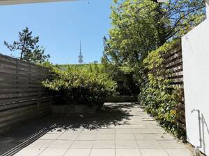 Großzügiges 1-Zimmer-Appartement mit großer Südterrasse und Gartenanteil in München-Olympiadorf
