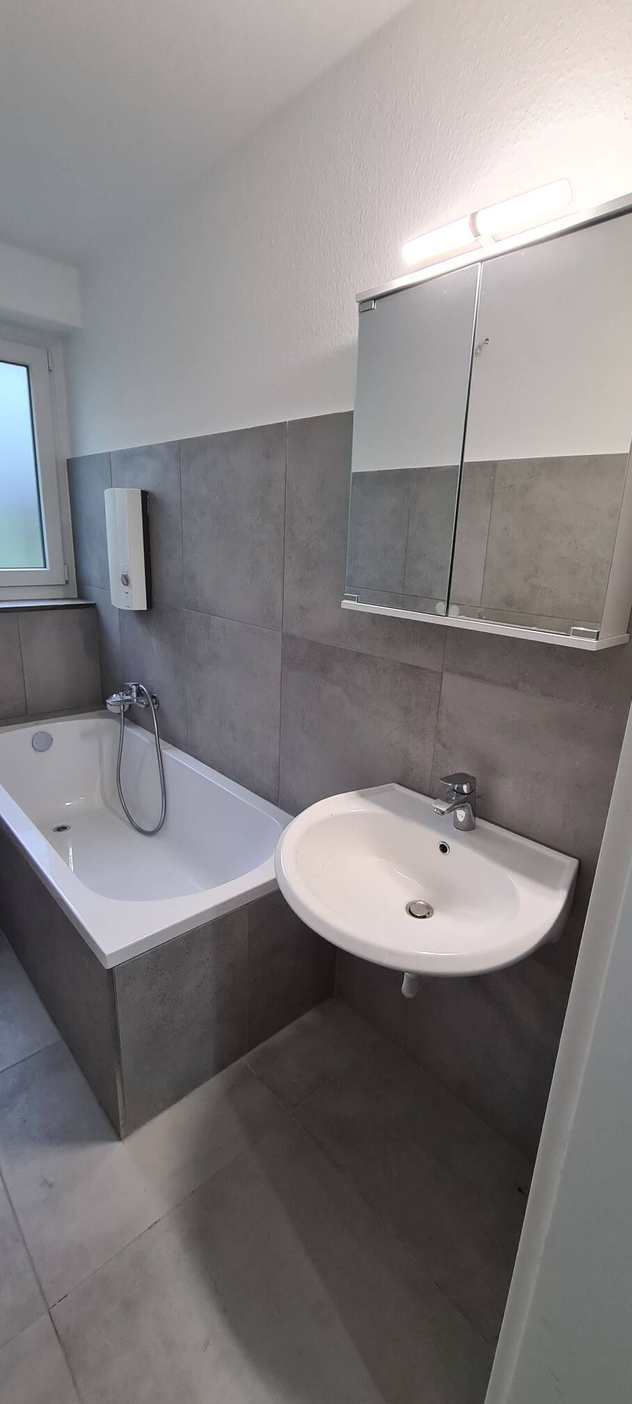 Singles aufgepasst! Saniertes Appartement im Souterrain eines gepflegten Mehrfamilienhauses – Remscheid – Vorschaubild 4