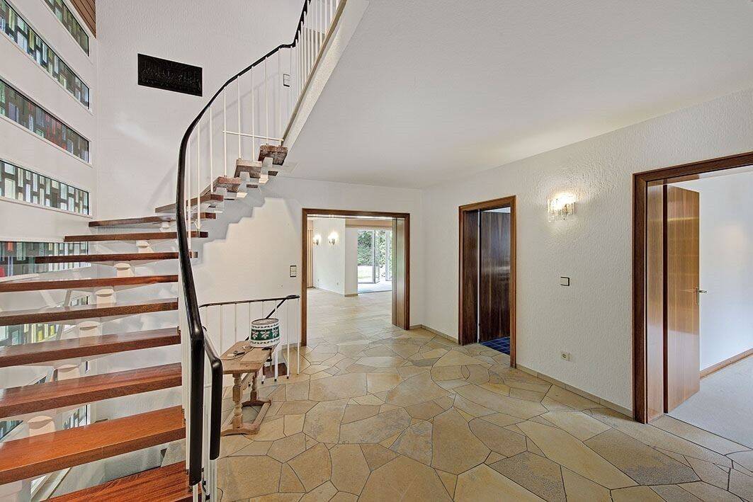 RE-Nord! Freistehendes und großzügiges Architekten-Einfamilienhaus mit zwei Garagen auf schönem Eckgrundstück – Recklinghausen – Vorschaubild 2