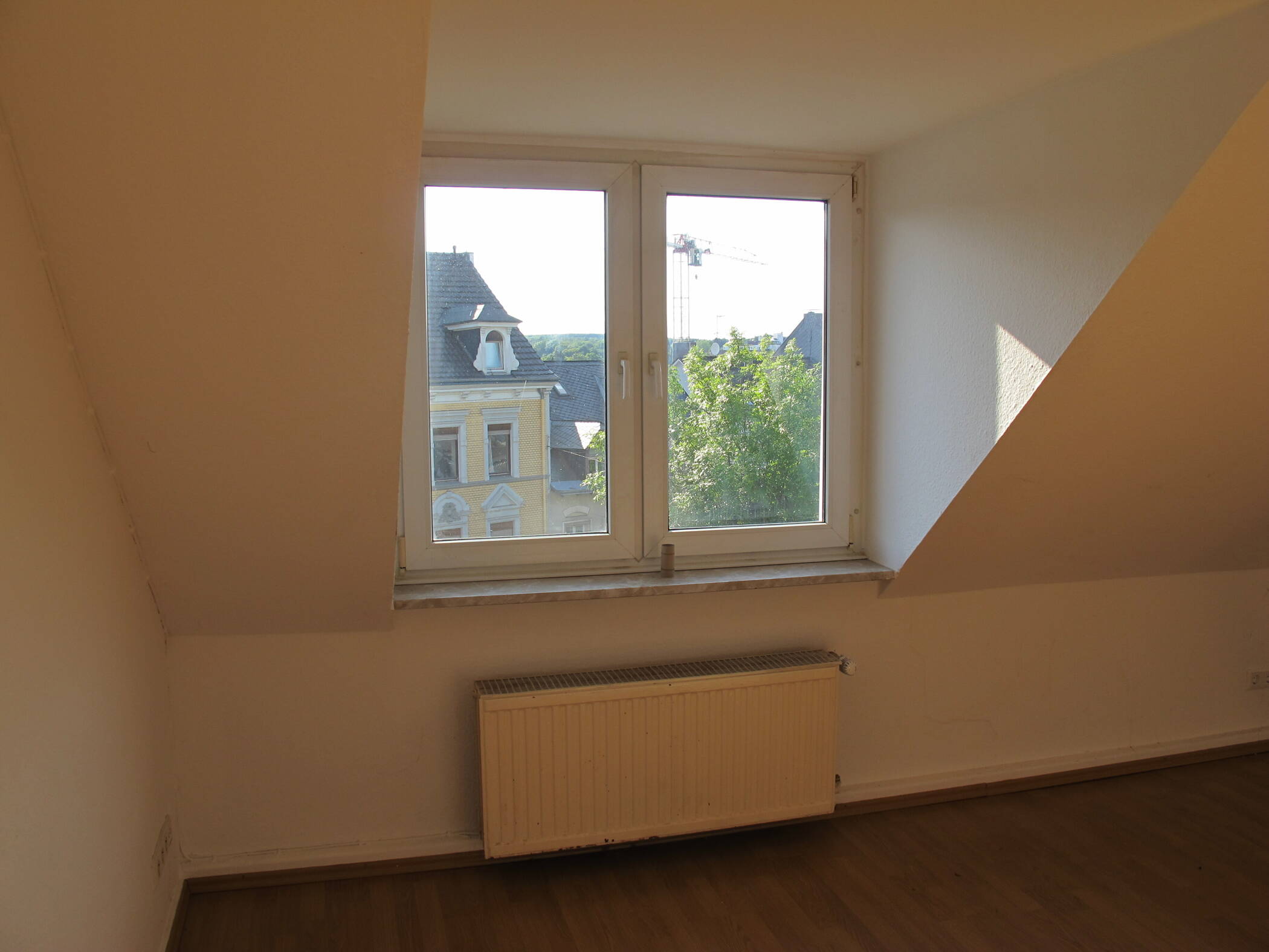 Vohwinkel, helle Einzimmerwohnung im Dachgeschoss, Gräfrather Straße Ecke Rubensstraße – Wuppertal – Vorschaubild 3