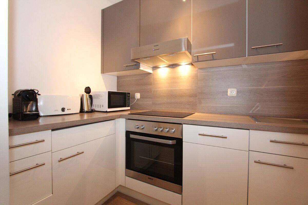 Tolles 1-Zi-Business-Apartment, separate Küche, Balkon in den ruhigen Innenhof – München – Vorschaubild 5