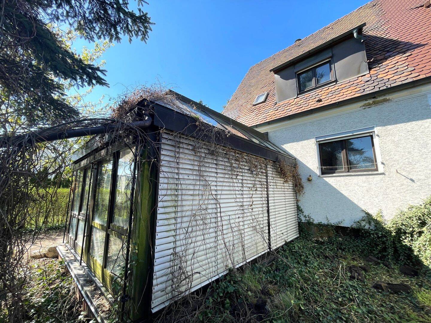 Sehr stark sanierungsbedürftige Doppelhaushälfte in Nürnberg-Ziegelstein! – Nürnberg – Vorschaubild 6